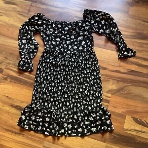 Simplee Large black floral pattern long sleeve shirred skirt ruffle bottom dress